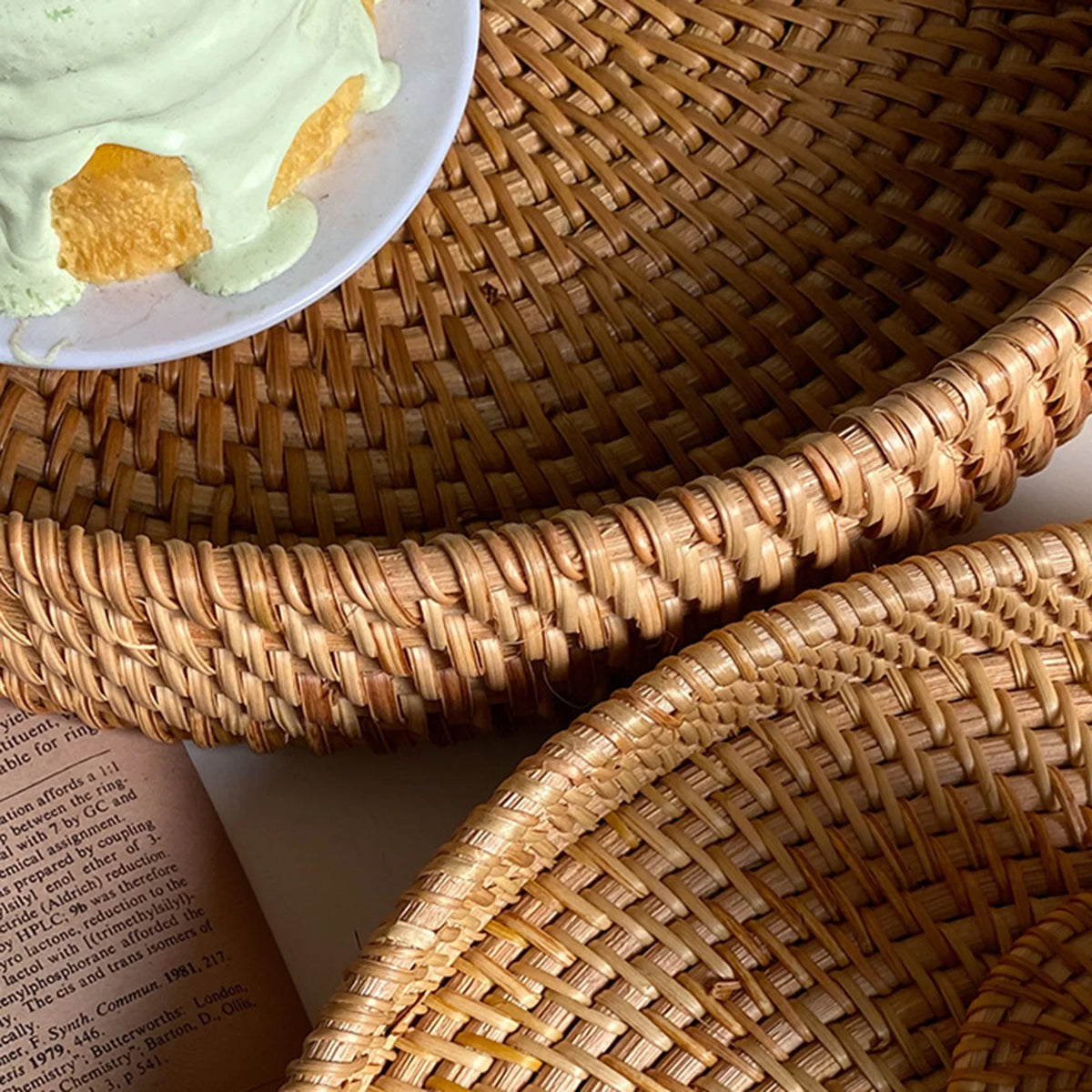 Island Morning Round Rattan Tray